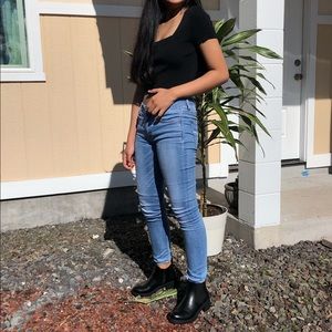 Medium Wash American Eagle Jeans